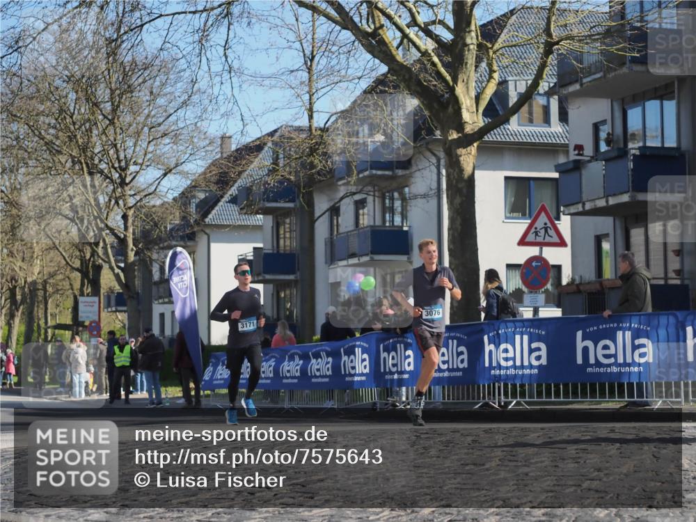 06.04.2025 - 44. Internationalen Wilhelmsburger Insellauf Luisa Fischer http://msf.ph/oto/7575643 06.04.2025 10:37:45 Ziel 3171, 3076 meine-sportfotos.de