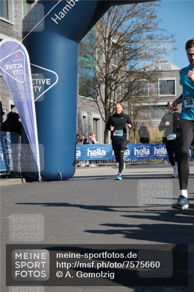 06.04.2025 - 44. Internationalen Wilhelmsburger Insellauf A. Gomolzig http://msf.ph/oto/7575660 06.04.2025 10:37:04 Ziel 3543, 3819, 4099, 4587, 5067, 5084, 5198 meine-sportfotos.de
