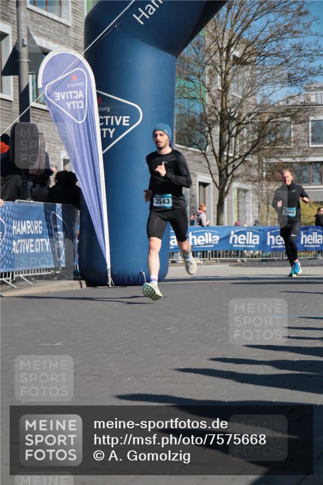 06.04.2025 - 44. Internationalen Wilhelmsburger Insellauf A. Gomolzig http://msf.ph/oto/7575668 06.04.2025 10:37:03 Ziel 3543, 3819, 4099, 4587, 5067, 5084, 5198 meine-sportfotos.de