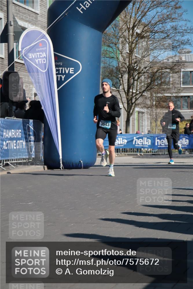 06.04.2025 - 44. Internationalen Wilhelmsburger Insellauf A. Gomolzig http://msf.ph/oto/7575672 06.04.2025 10:37:03 Ziel 3543, 3819, 4099, 4587, 5067, 5084, 5198 meine-sportfotos.de