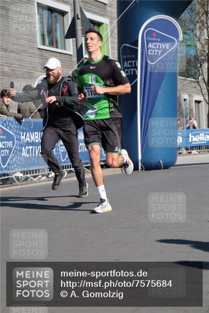 06.04.2025 - 44. Internationalen Wilhelmsburger Insellauf A. Gomolzig http://msf.ph/oto/7575684 06.04.2025 10:36:59 Ziel 3543, 3690, 3819, 4587, 5198 meine-sportfotos.de