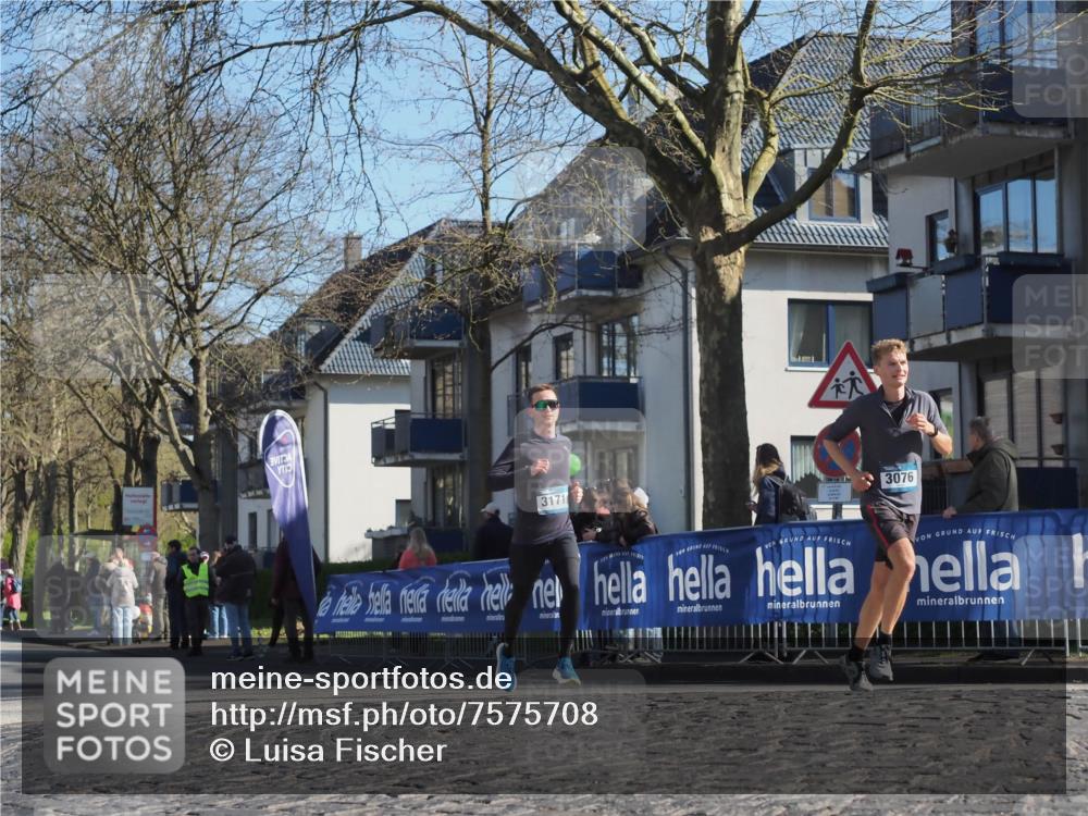 06.04.2025 - 44. Internationalen Wilhelmsburger Insellauf Luisa Fischer http://msf.ph/oto/7575708 06.04.2025 10:37:46 Ziel 3171, 3076 meine-sportfotos.de