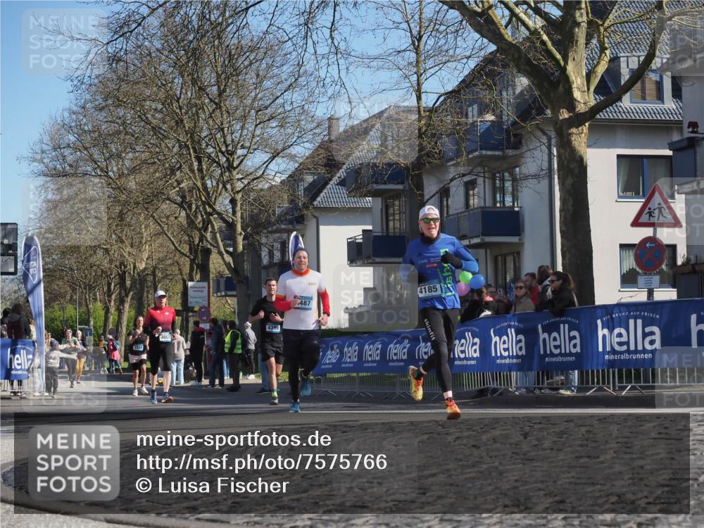 06.04.2025 - 44. Internationalen Wilhelmsburger Insellauf Luisa Fischer http://msf.ph/oto/7575766 06.04.2025 10:42:41 Ziel 3324, 4002, 4399, 487, 4185 meine-sportfotos.de