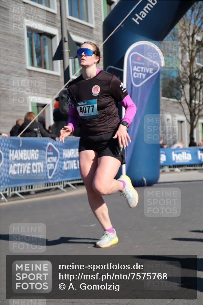 06.04.2025 - 44. Internationalen Wilhelmsburger Insellauf A. Gomolzig http://msf.ph/oto/7575768 06.04.2025 10:36:33 Ziel 3139, 4077 meine-sportfotos.de
