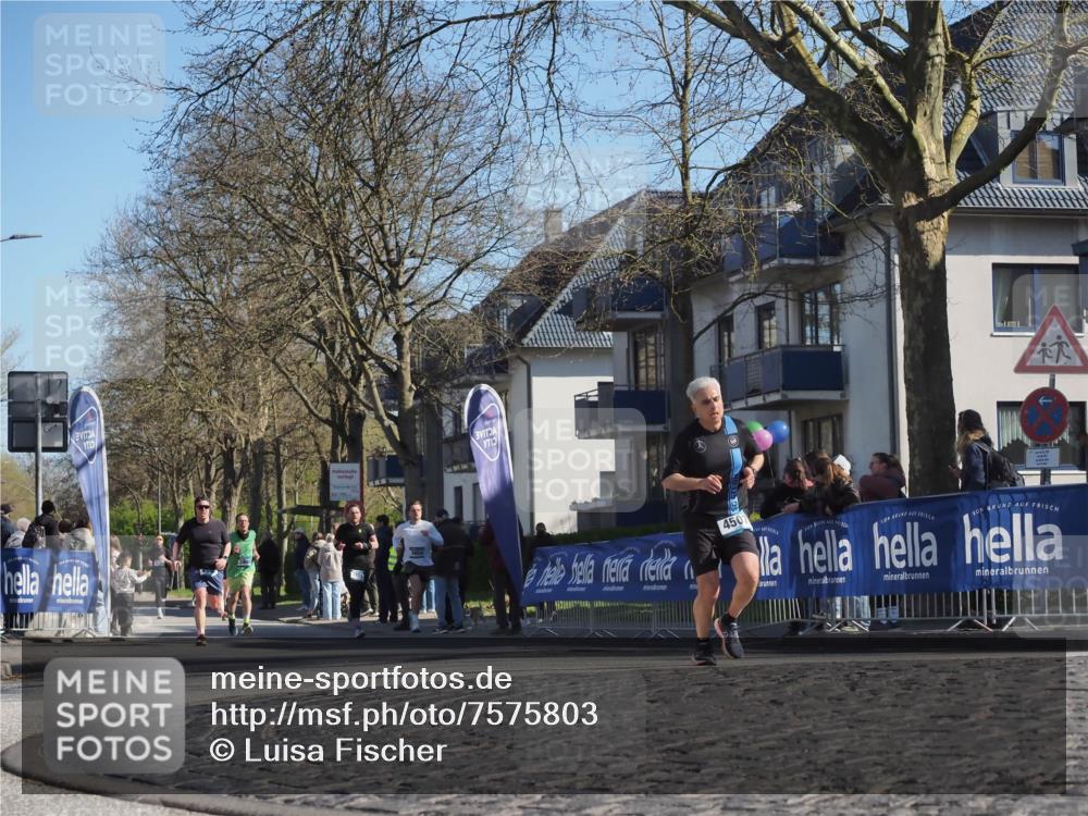 06.04.2025 - 44. Internationalen Wilhelmsburger Insellauf Luisa Fischer http://msf.ph/oto/7575803 06.04.2025 10:37:54 Ziel 13, 450 meine-sportfotos.de