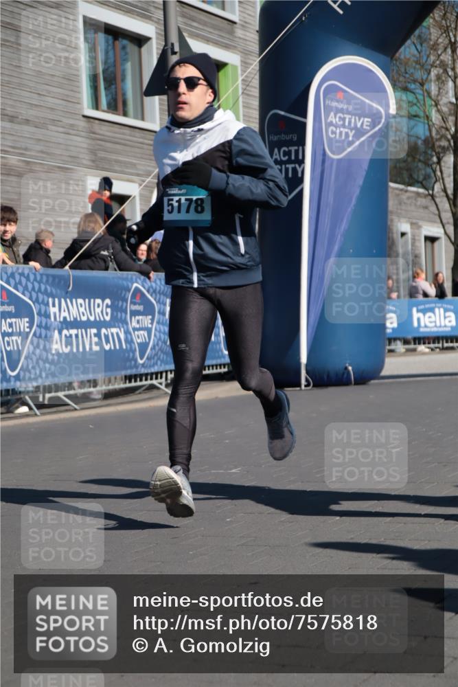 06.04.2025 - 44. Internationalen Wilhelmsburger Insellauf A. Gomolzig http://msf.ph/oto/7575818 06.04.2025 10:36:23 Ziel 3952, 4129, 5178 meine-sportfotos.de