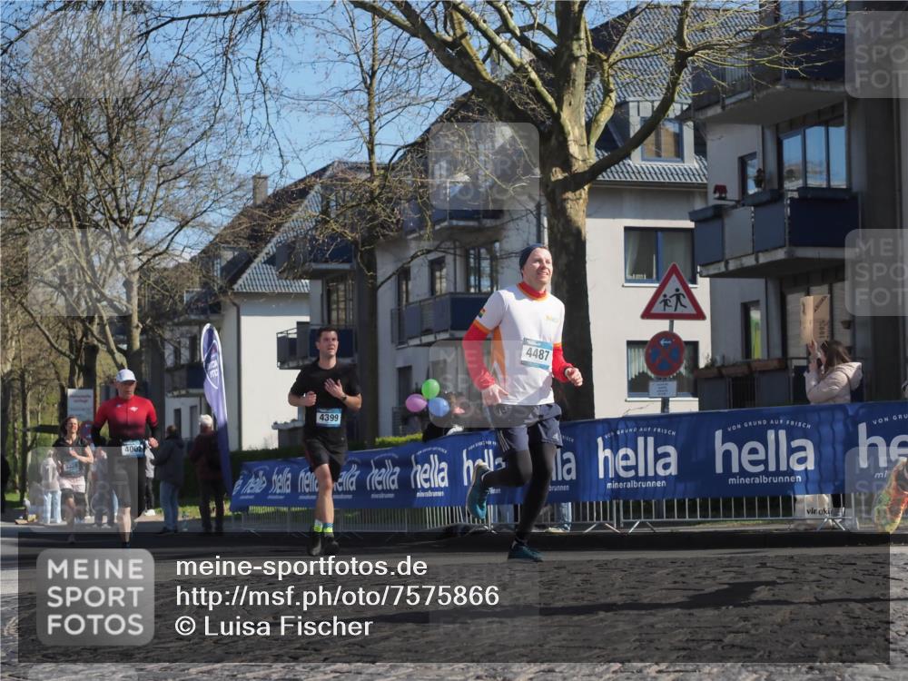 06.04.2025 - 44. Internationalen Wilhelmsburger Insellauf Luisa Fischer http://msf.ph/oto/7575866 06.04.2025 10:42:43 Ziel 3324, 4002, 4399, 4487 meine-sportfotos.de