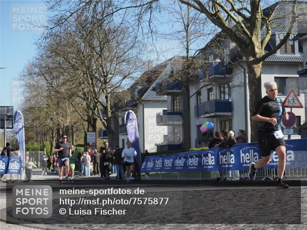 06.04.2025 - 44. Internationalen Wilhelmsburger Insellauf Luisa Fischer http://msf.ph/oto/7575877 06.04.2025 10:37:55 Ziel 3921 meine-sportfotos.de