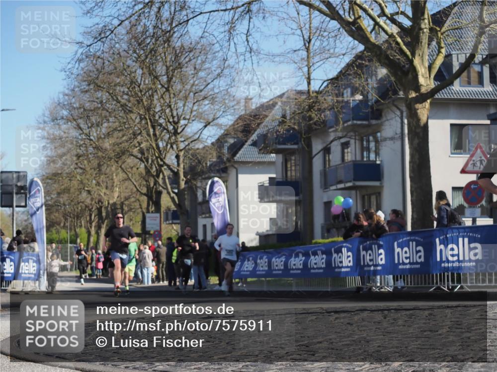 06.04.2025 - 44. Internationalen Wilhelmsburger Insellauf Luisa Fischer http://msf.ph/oto/7575911 06.04.2025 10:37:55 Ziel  meine-sportfotos.de
