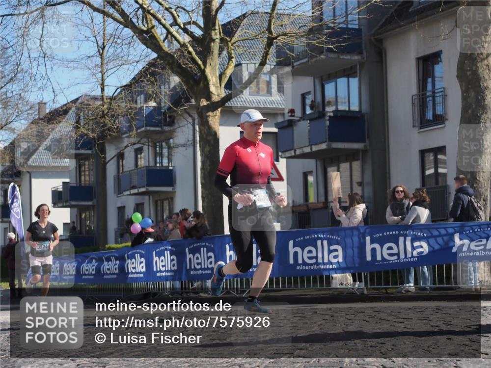 06.04.2025 - 44. Internationalen Wilhelmsburger Insellauf Luisa Fischer http://msf.ph/oto/7575926 06.04.2025 10:42:46 Ziel 3324 meine-sportfotos.de