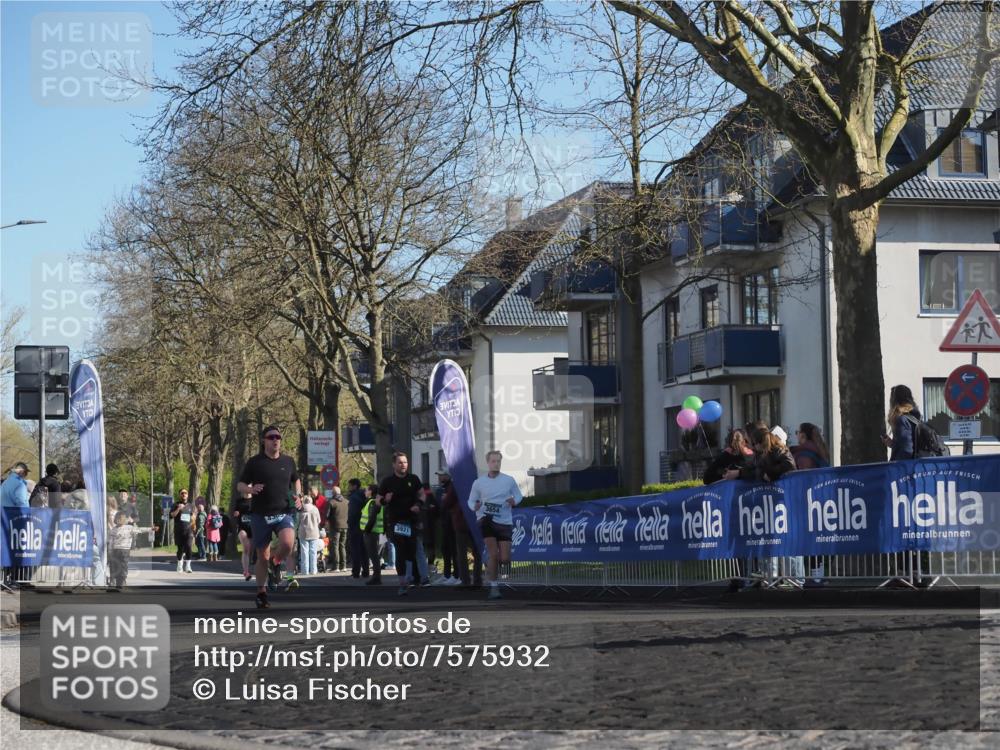 06.04.2025 - 44. Internationalen Wilhelmsburger Insellauf Luisa Fischer http://msf.ph/oto/7575932 06.04.2025 10:37:55 Ziel 3921, 3654 meine-sportfotos.de