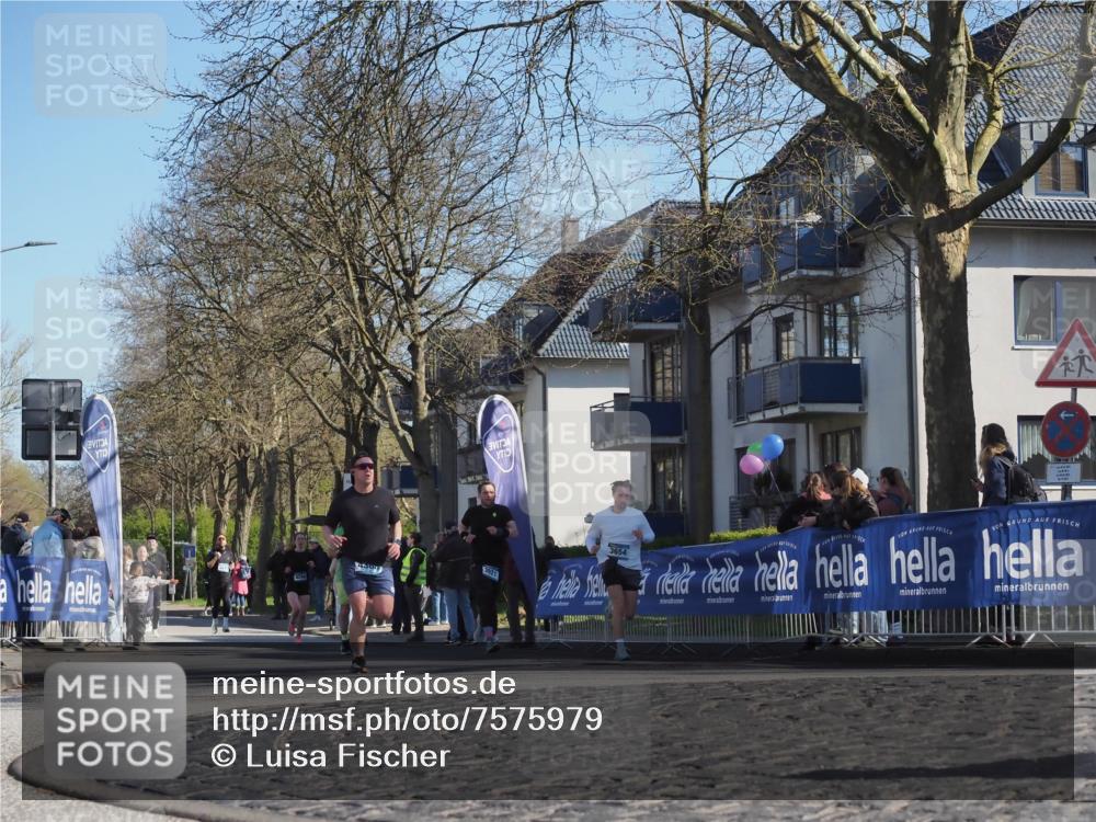 06.04.2025 - 44. Internationalen Wilhelmsburger Insellauf Luisa Fischer http://msf.ph/oto/7575979 06.04.2025 10:37:56 Ziel 3921, 3654 meine-sportfotos.de