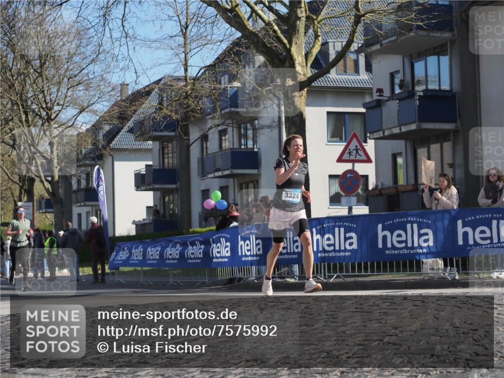 06.04.2025 - 44. Internationalen Wilhelmsburger Insellauf Luisa Fischer http://msf.ph/oto/7575992 06.04.2025 10:42:48 Ziel 3324 meine-sportfotos.de