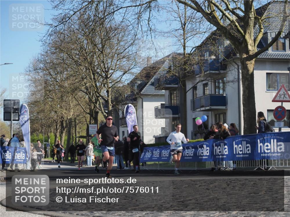 06.04.2025 - 44. Internationalen Wilhelmsburger Insellauf Luisa Fischer http://msf.ph/oto/7576011 06.04.2025 10:37:56 Ziel 3840, 3921, 3654 meine-sportfotos.de
