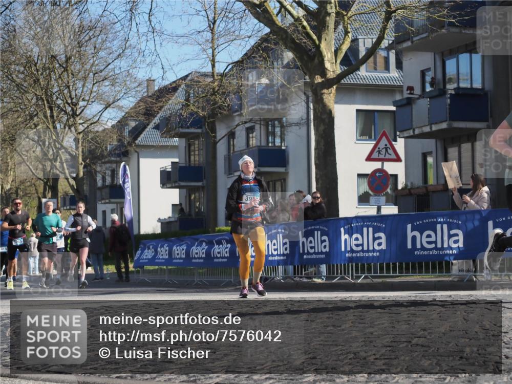 06.04.2025 - 44. Internationalen Wilhelmsburger Insellauf Luisa Fischer http://msf.ph/oto/7576042 06.04.2025 10:42:53 Ziel 39, 418 meine-sportfotos.de