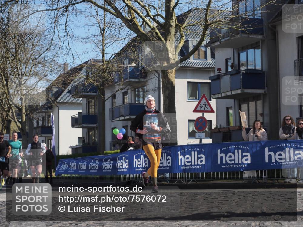06.04.2025 - 44. Internationalen Wilhelmsburger Insellauf Luisa Fischer http://msf.ph/oto/7576072 06.04.2025 10:42:53 Ziel 3927, 743 meine-sportfotos.de