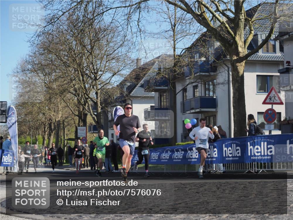 06.04.2025 - 44. Internationalen Wilhelmsburger Insellauf Luisa Fischer http://msf.ph/oto/7576076 06.04.2025 10:37:57 Ziel 3840, 3921, 3654 meine-sportfotos.de