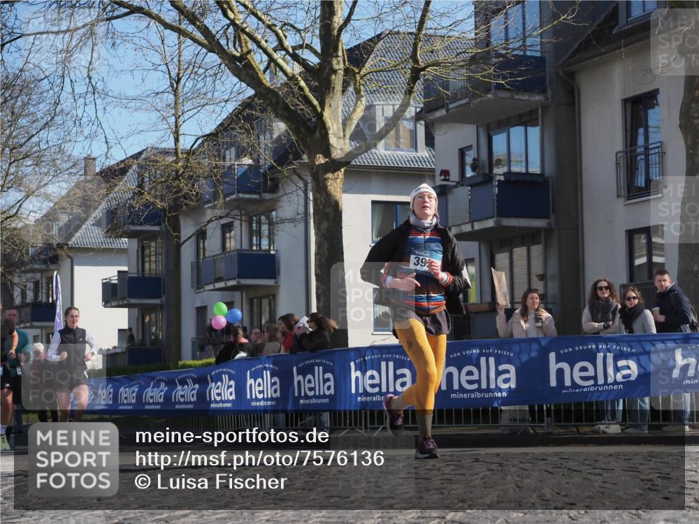 06.04.2025 - 44. Internationalen Wilhelmsburger Insellauf Luisa Fischer http://msf.ph/oto/7576136 06.04.2025 10:42:54 Ziel 39 meine-sportfotos.de
