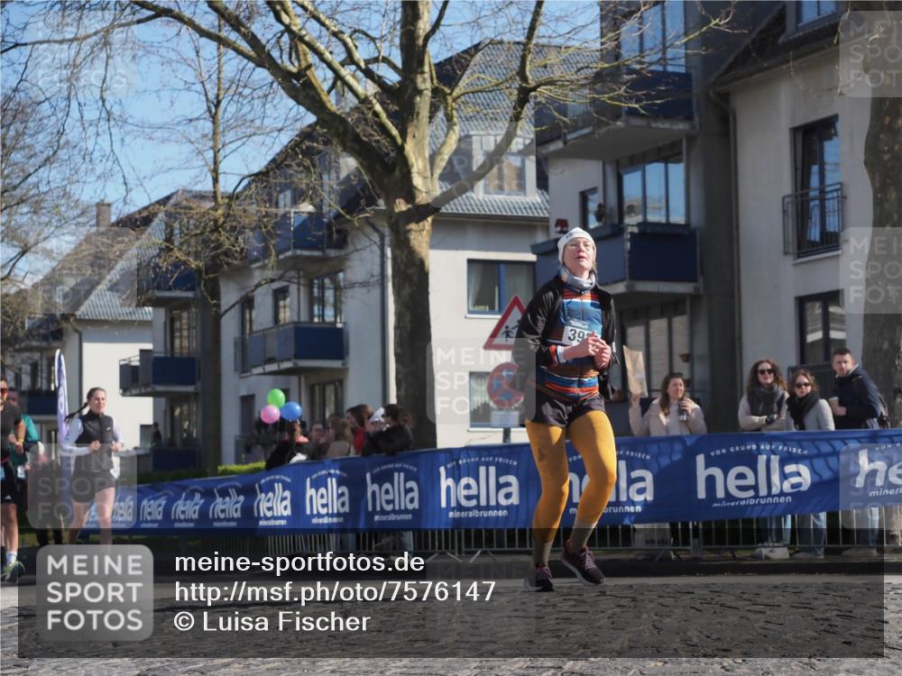06.04.2025 - 44. Internationalen Wilhelmsburger Insellauf Luisa Fischer http://msf.ph/oto/7576147 06.04.2025 10:42:54 Ziel 39 meine-sportfotos.de