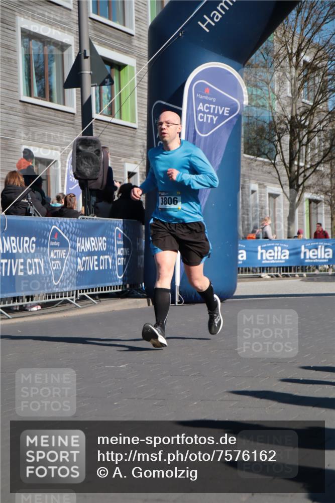 06.04.2025 - 44. Internationalen Wilhelmsburger Insellauf A. Gomolzig http://msf.ph/oto/7576162 06.04.2025 10:35:16 Ziel 3049, 3463, 3806, 5029 meine-sportfotos.de