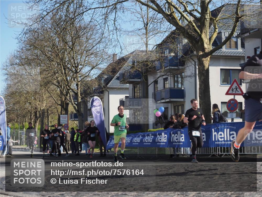 06.04.2025 - 44. Internationalen Wilhelmsburger Insellauf Luisa Fischer http://msf.ph/oto/7576164 06.04.2025 10:37:59 Ziel 4279, 3295, 4290, 3, 3840, 3921 meine-sportfotos.de