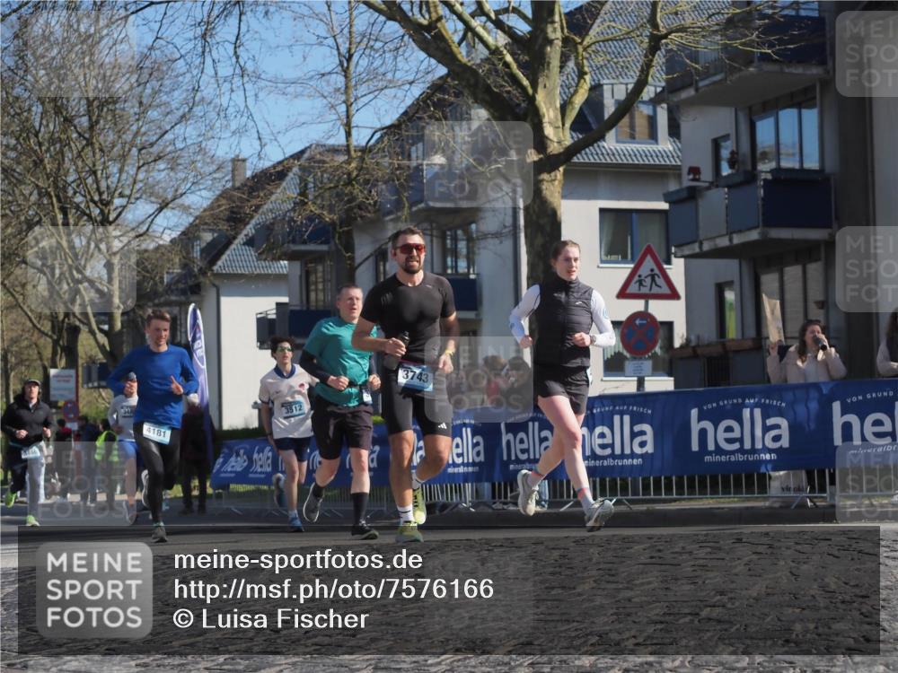 06.04.2025 - 44. Internationalen Wilhelmsburger Insellauf Luisa Fischer http://msf.ph/oto/7576166 06.04.2025 10:42:56 Ziel 4181, 3512, 3743 meine-sportfotos.de