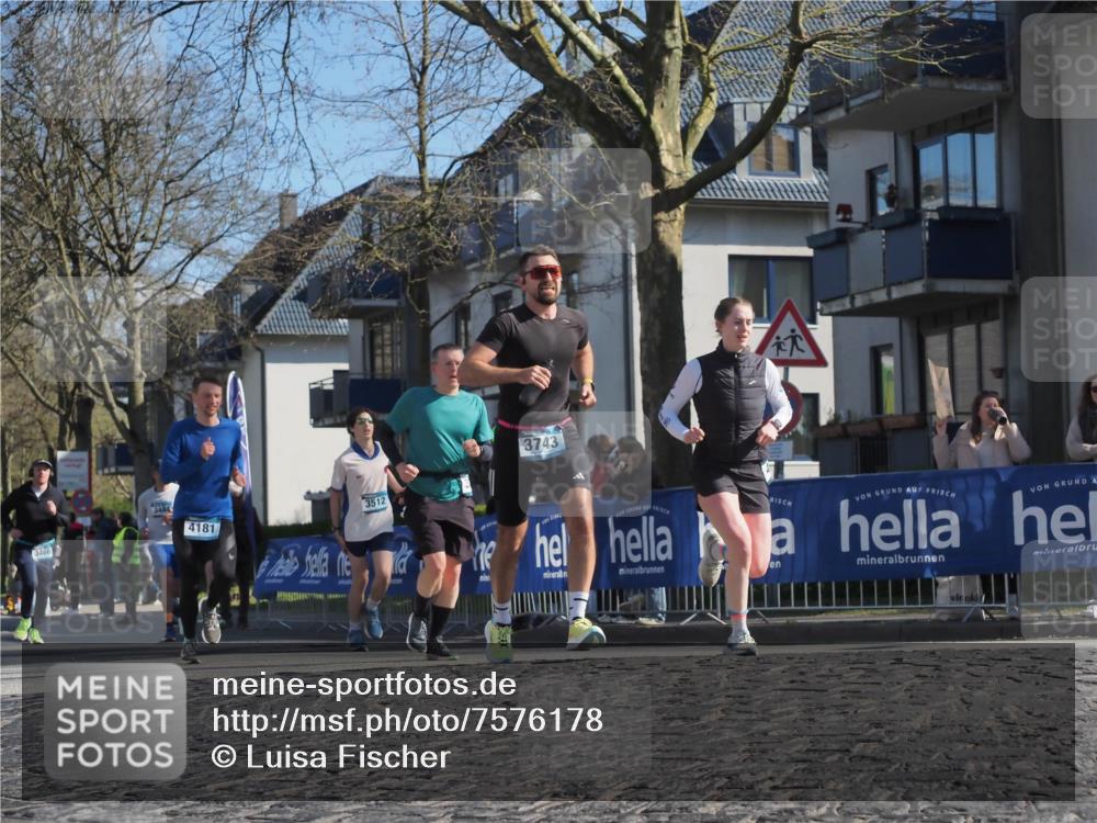 06.04.2025 - 44. Internationalen Wilhelmsburger Insellauf Luisa Fischer http://msf.ph/oto/7576178 06.04.2025 10:42:56 Ziel 3466, 3743, 3484, 4181, 3512 meine-sportfotos.de