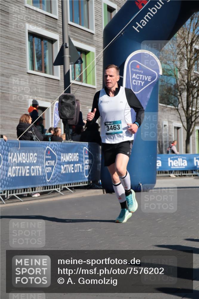 06.04.2025 - 44. Internationalen Wilhelmsburger Insellauf A. Gomolzig http://msf.ph/oto/7576202 06.04.2025 10:35:12 Ziel 3118, 3463, 3806, 5029 meine-sportfotos.de