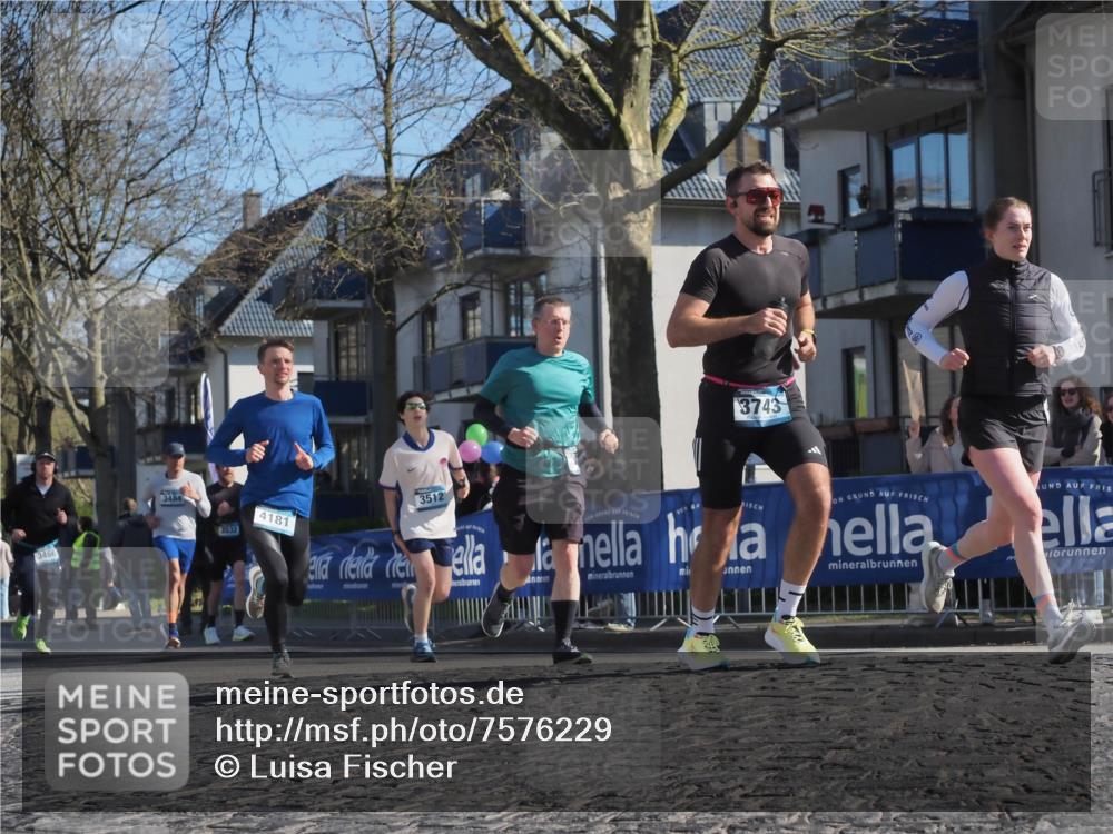 06.04.2025 - 44. Internationalen Wilhelmsburger Insellauf Luisa Fischer http://msf.ph/oto/7576229 06.04.2025 10:42:57 Ziel 3466, 3484, 3743, 3532, 4181, 3512 meine-sportfotos.de