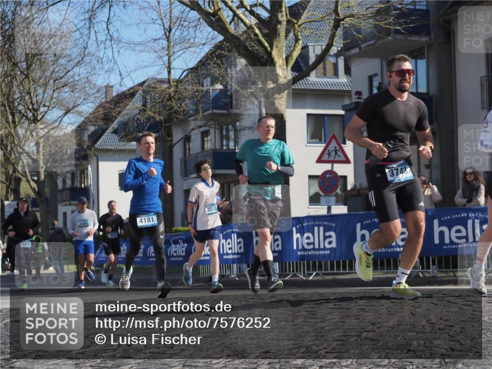 06.04.2025 - 44. Internationalen Wilhelmsburger Insellauf Luisa Fischer http://msf.ph/oto/7576252 06.04.2025 10:42:57 Ziel 3466, 3484, 4181, 3512, 3743 meine-sportfotos.de