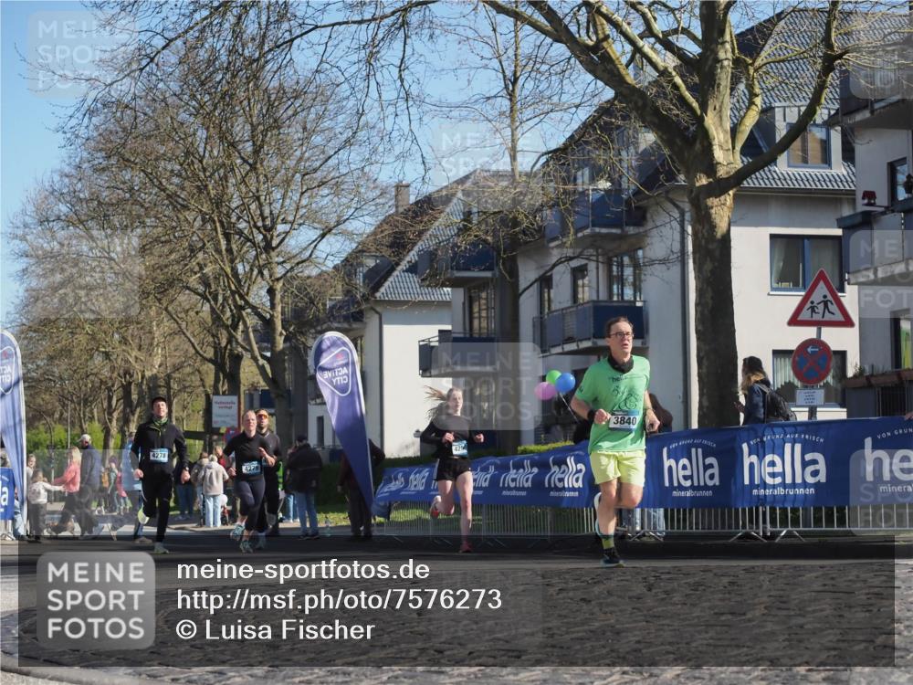 06.04.2025 - 44. Internationalen Wilhelmsburger Insellauf Luisa Fischer http://msf.ph/oto/7576273 06.04.2025 10:38:00 Ziel 4278, 4279, 4294, 3840 meine-sportfotos.de