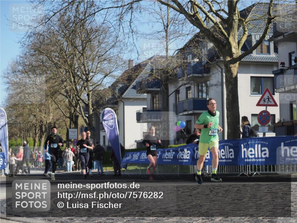 06.04.2025 - 44. Internationalen Wilhelmsburger Insellauf Luisa Fischer http://msf.ph/oto/7576282 06.04.2025 10:38:00 Ziel 4278, 4279, 4290, 3840 meine-sportfotos.de
