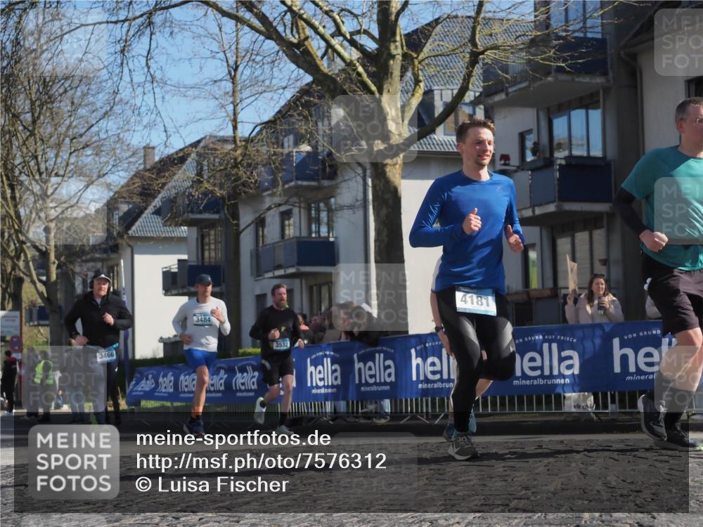 06.04.2025 - 44. Internationalen Wilhelmsburger Insellauf Luisa Fischer http://msf.ph/oto/7576312 06.04.2025 10:42:58 Ziel 3466, 3484, 3532, 4181 meine-sportfotos.de