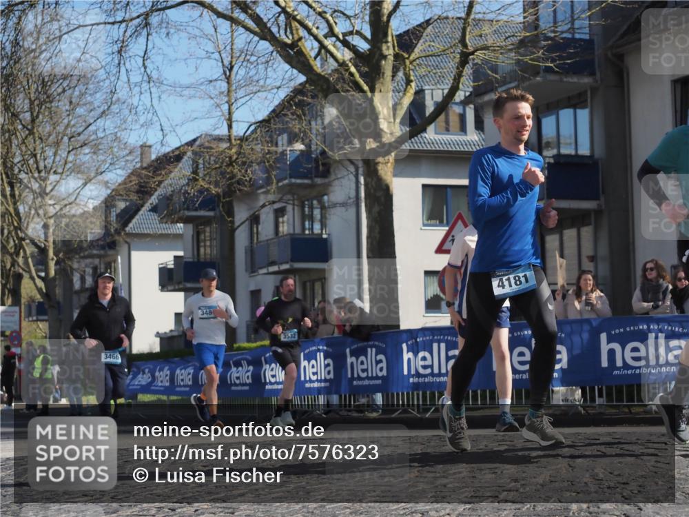 06.04.2025 - 44. Internationalen Wilhelmsburger Insellauf Luisa Fischer http://msf.ph/oto/7576323 06.04.2025 10:42:59 Ziel 3466, 348, 4181, 3532 meine-sportfotos.de