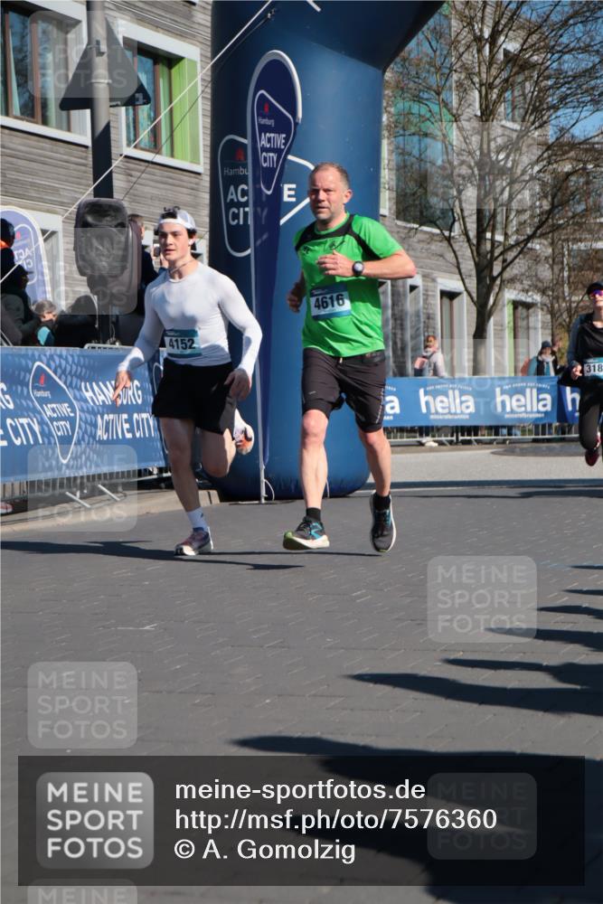 06.04.2025 - 44. Internationalen Wilhelmsburger Insellauf A. Gomolzig http://msf.ph/oto/7576360 06.04.2025 10:34:38 Ziel 3183, 4152, 4529, 4616 meine-sportfotos.de