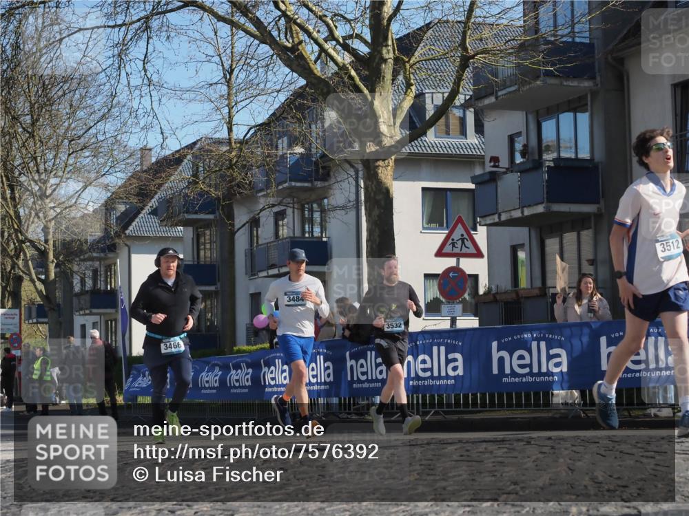 06.04.2025 - 44. Internationalen Wilhelmsburger Insellauf Luisa Fischer http://msf.ph/oto/7576392 06.04.2025 10:42:59 Ziel 3466, 3484, 3512, 3532 meine-sportfotos.de