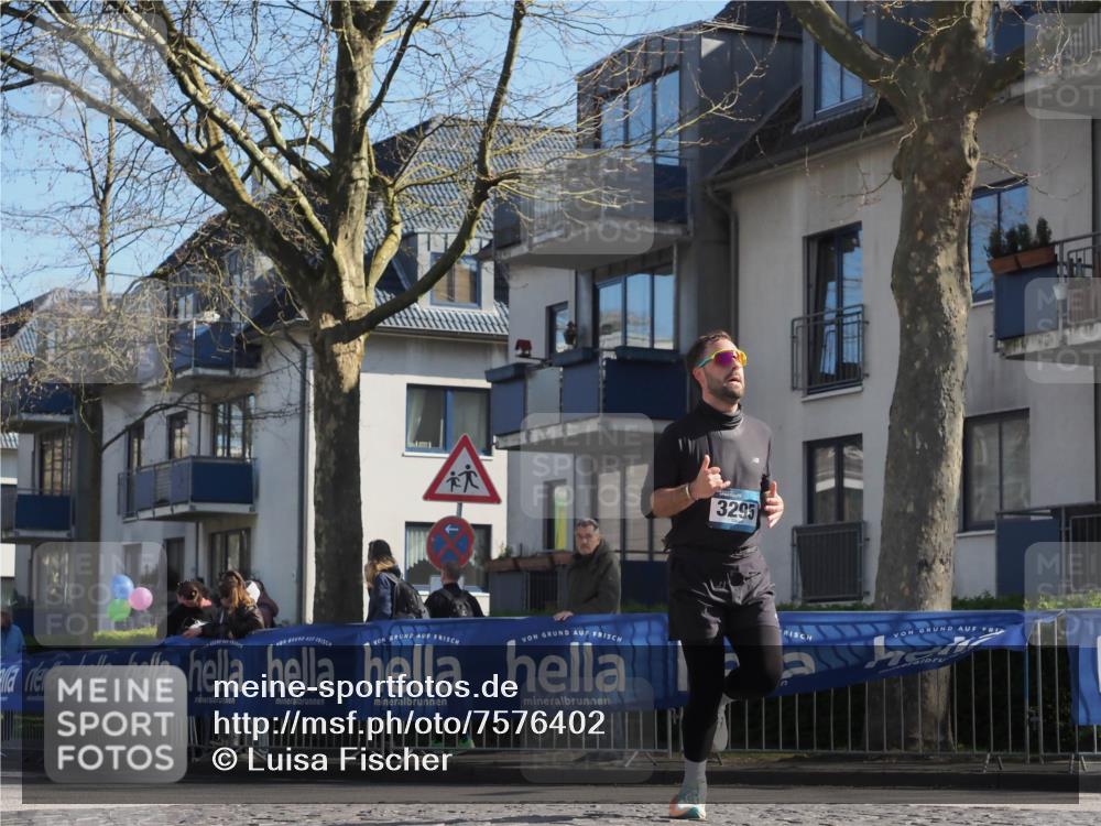 06.04.2025 - 44. Internationalen Wilhelmsburger Insellauf Luisa Fischer http://msf.ph/oto/7576402 06.04.2025 10:38:05 Ziel 3295 meine-sportfotos.de