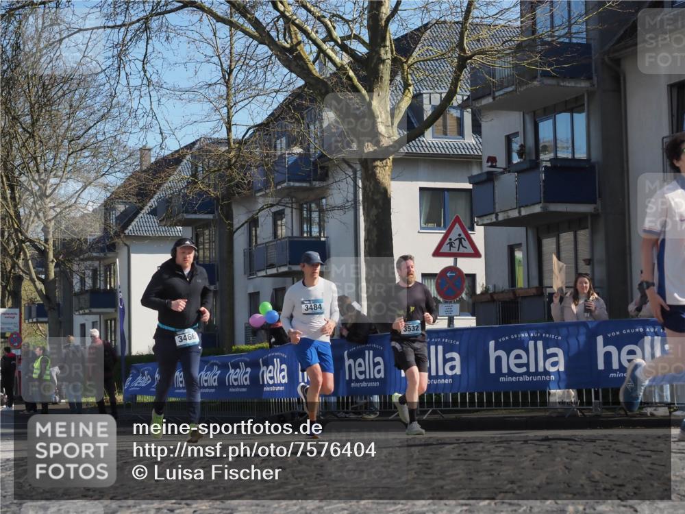 06.04.2025 - 44. Internationalen Wilhelmsburger Insellauf Luisa Fischer http://msf.ph/oto/7576404 06.04.2025 10:42:59 Ziel 3466, 3484, 3532 meine-sportfotos.de
