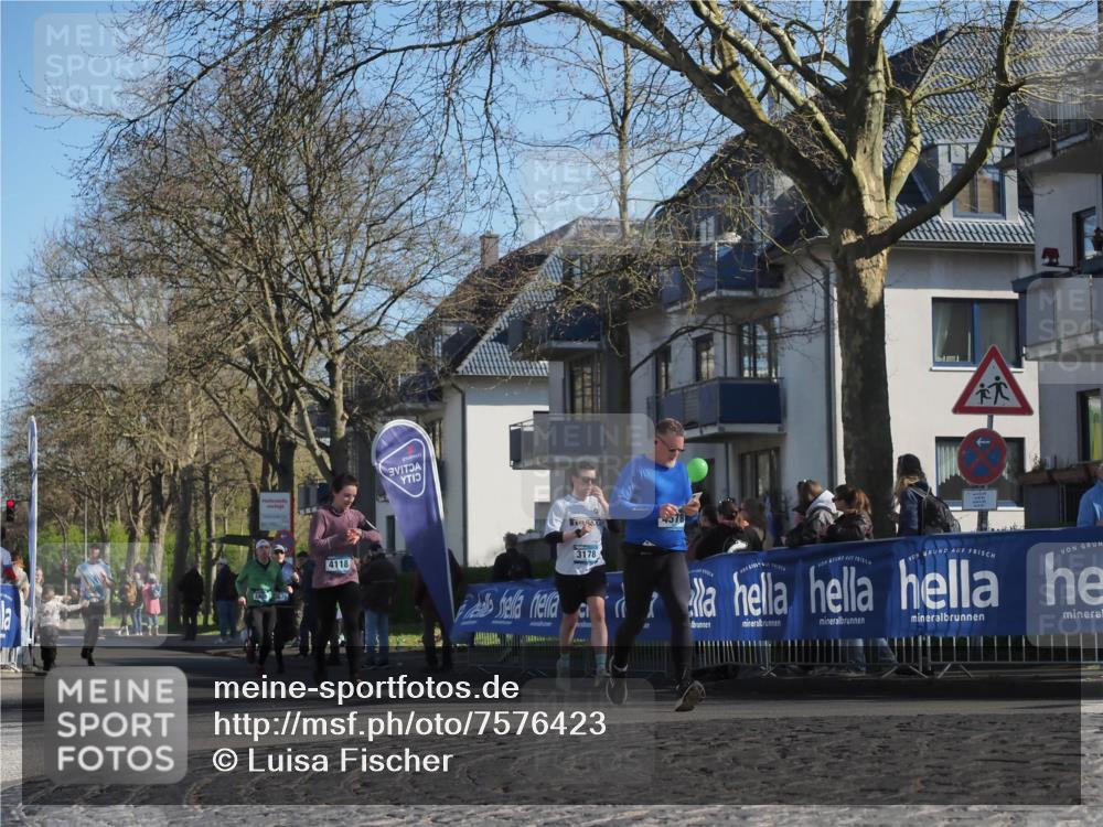06.04.2025 - 44. Internationalen Wilhelmsburger Insellauf Luisa Fischer http://msf.ph/oto/7576423 06.04.2025 10:38:15 Ziel 3675, 4118, 3178, 1 meine-sportfotos.de