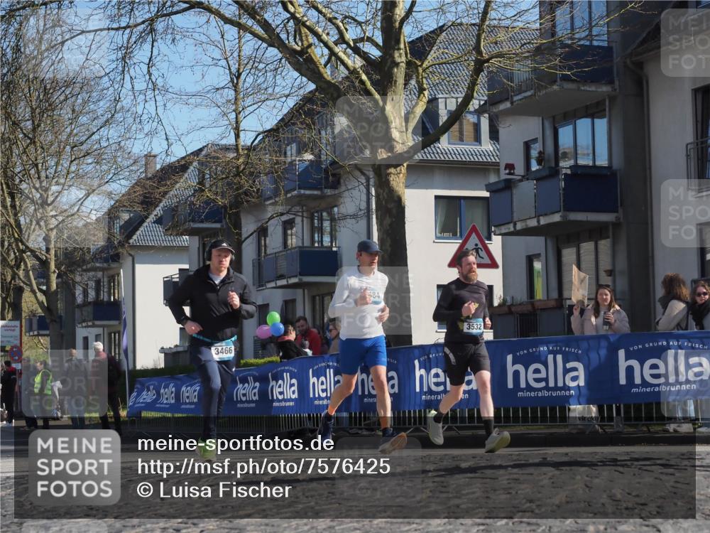 06.04.2025 - 44. Internationalen Wilhelmsburger Insellauf Luisa Fischer http://msf.ph/oto/7576425 06.04.2025 10:43:00 Ziel 84, 3532, 3466 meine-sportfotos.de