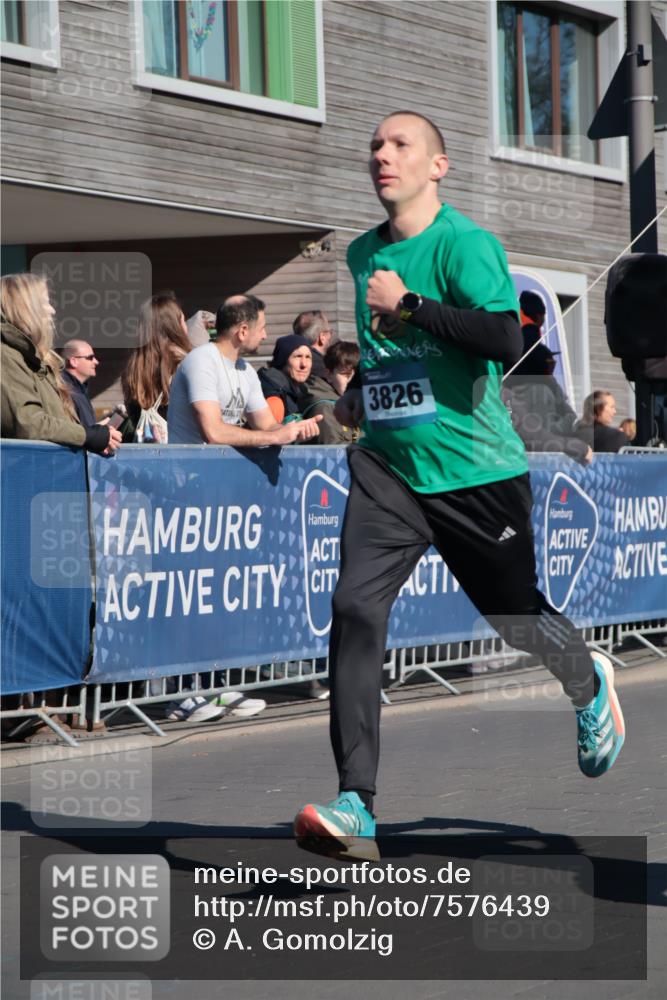 06.04.2025 - 44. Internationalen Wilhelmsburger Insellauf A. Gomolzig http://msf.ph/oto/7576439 06.04.2025 10:33:46 Ziel 3585, 3826, 3909, 4455, 4465, 5033 meine-sportfotos.de