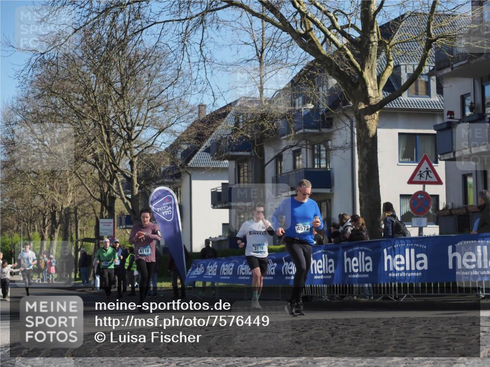 06.04.2025 - 44. Internationalen Wilhelmsburger Insellauf Luisa Fischer http://msf.ph/oto/7576449 06.04.2025 10:38:15 Ziel 4118, 4578, 3178 meine-sportfotos.de