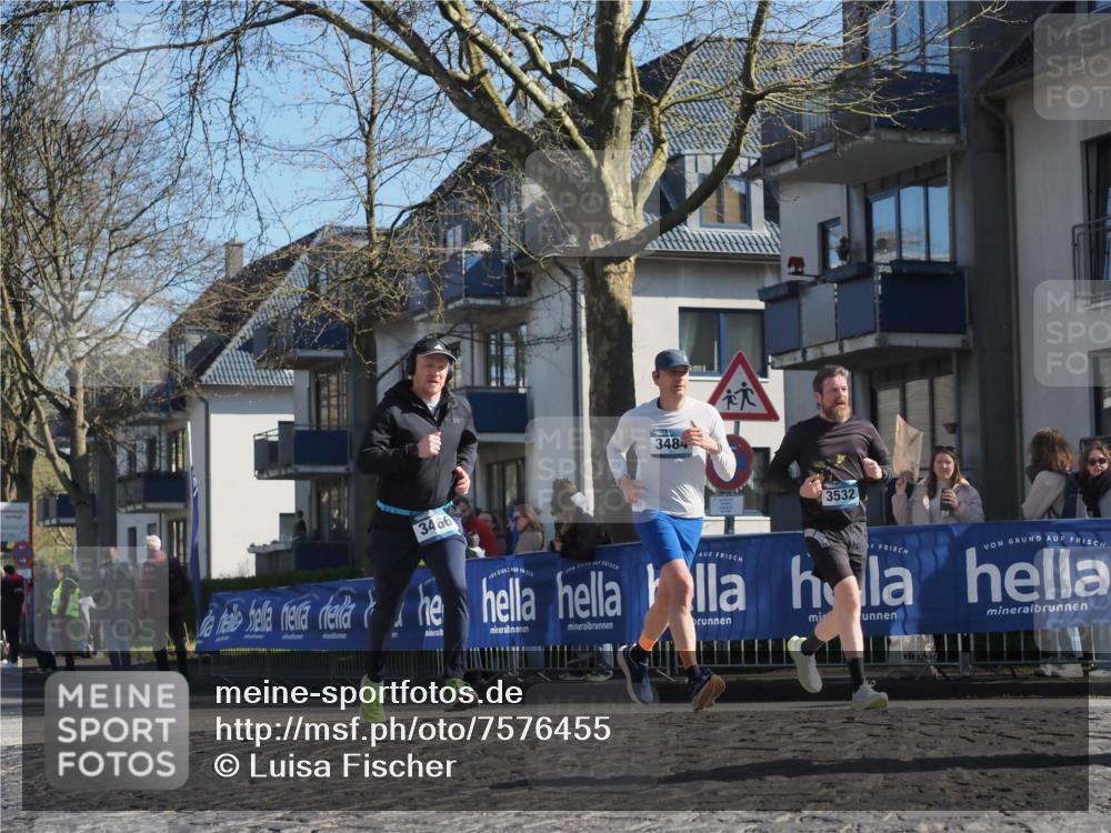 06.04.2025 - 44. Internationalen Wilhelmsburger Insellauf Luisa Fischer http://msf.ph/oto/7576455 06.04.2025 10:43:00 Ziel 3466, 3484, 3532 meine-sportfotos.de