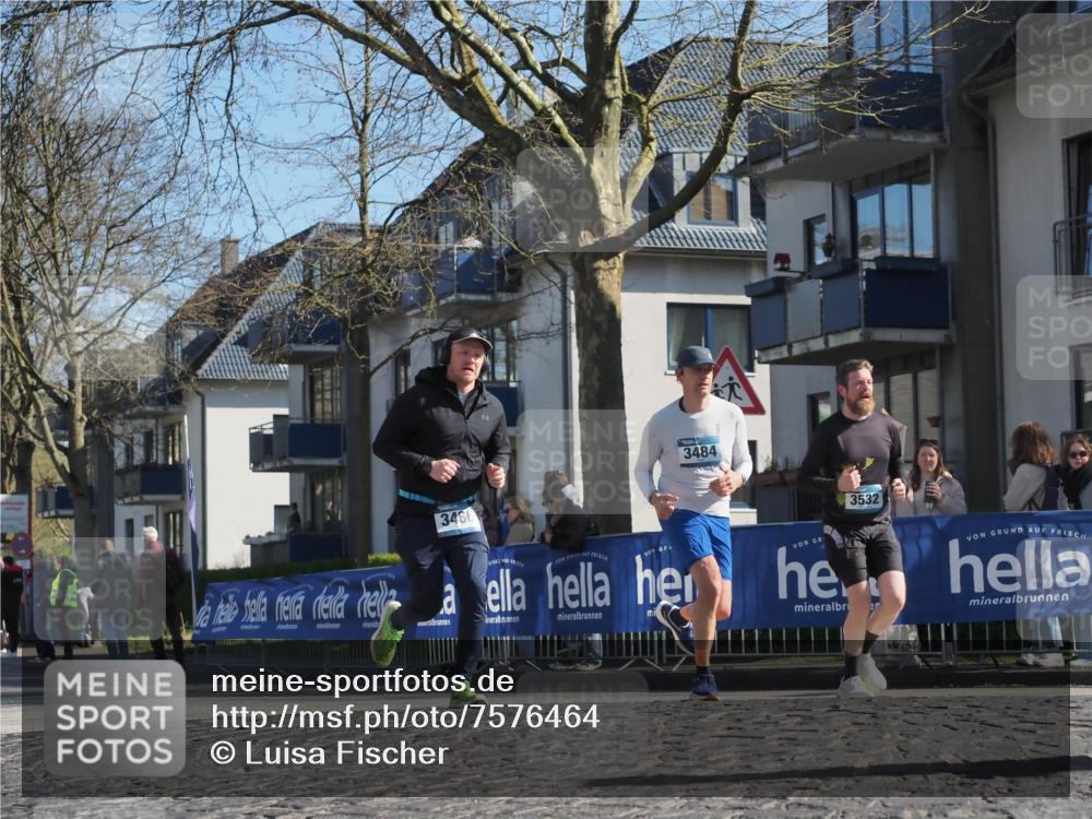06.04.2025 - 44. Internationalen Wilhelmsburger Insellauf Luisa Fischer http://msf.ph/oto/7576464 06.04.2025 10:43:00 Ziel 3466, 3484, 3532 meine-sportfotos.de