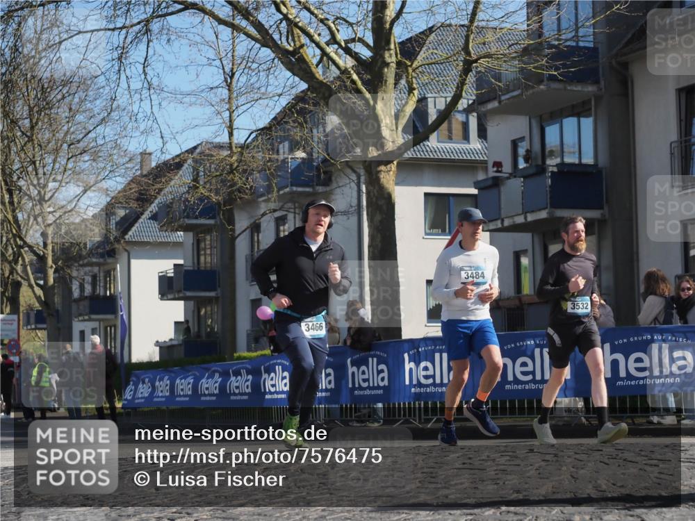 06.04.2025 - 44. Internationalen Wilhelmsburger Insellauf Luisa Fischer http://msf.ph/oto/7576475 06.04.2025 10:43:00 Ziel 3466, 3484, 3532 meine-sportfotos.de