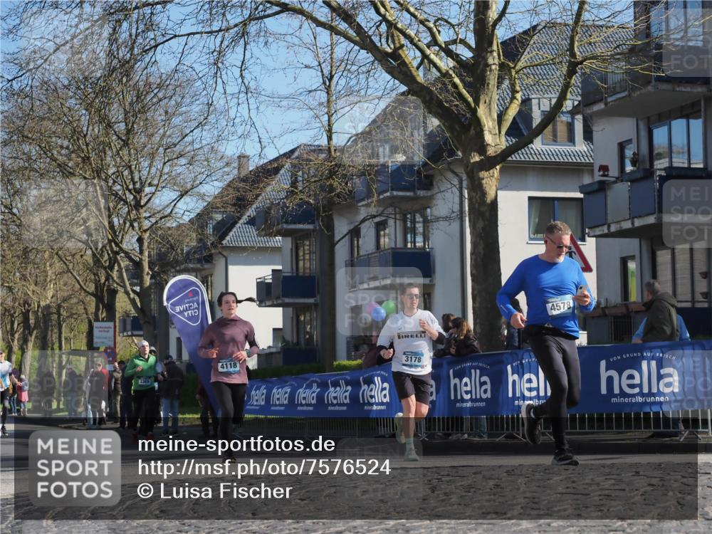 06.04.2025 - 44. Internationalen Wilhelmsburger Insellauf Luisa Fischer http://msf.ph/oto/7576524 06.04.2025 10:38:16 Ziel 4578, 3369, 4118, 3178 meine-sportfotos.de