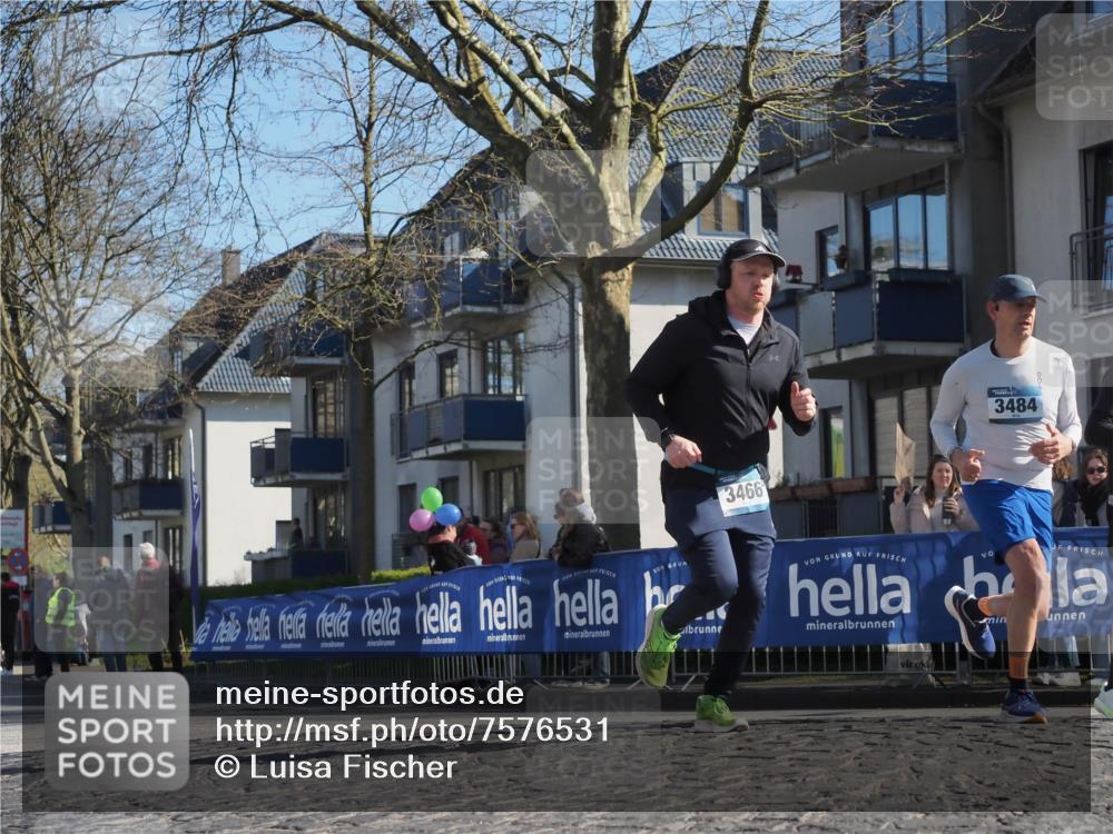 06.04.2025 - 44. Internationalen Wilhelmsburger Insellauf Luisa Fischer http://msf.ph/oto/7576531 06.04.2025 10:43:01 Ziel 3466, 3484 meine-sportfotos.de