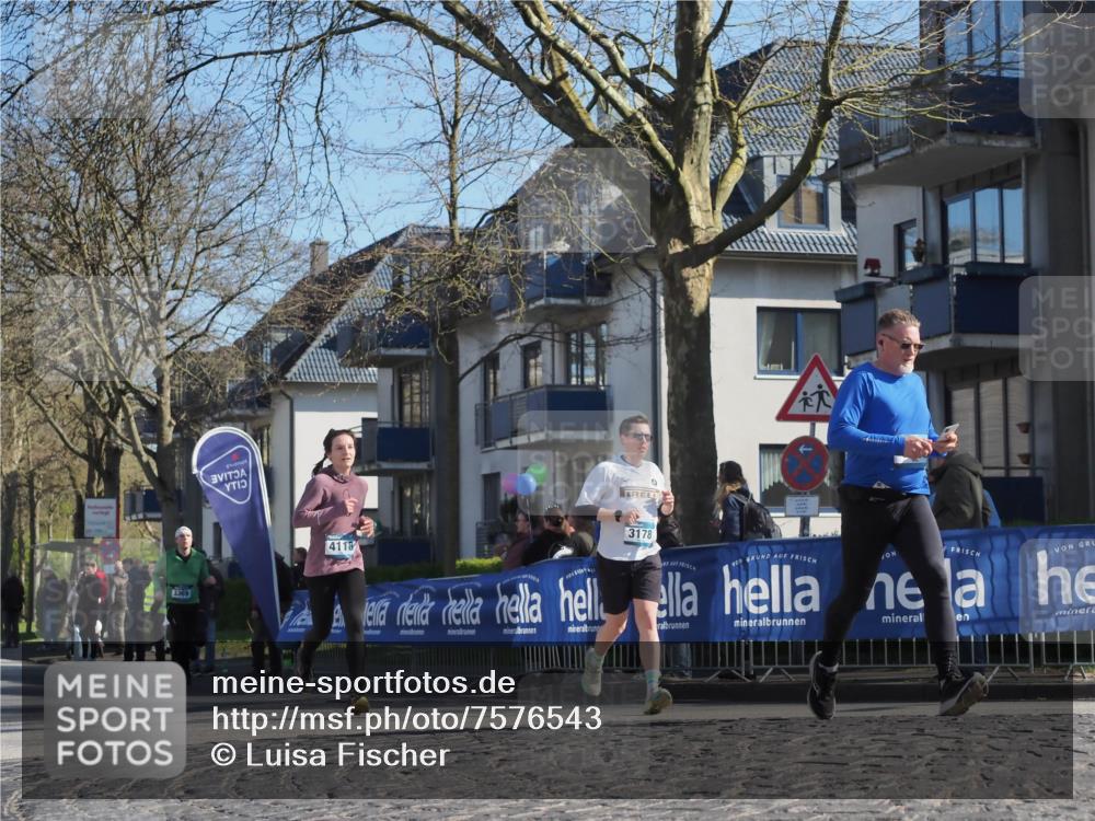 06.04.2025 - 44. Internationalen Wilhelmsburger Insellauf Luisa Fischer http://msf.ph/oto/7576543 06.04.2025 10:38:16 Ziel 3369, 4118, 3178 meine-sportfotos.de