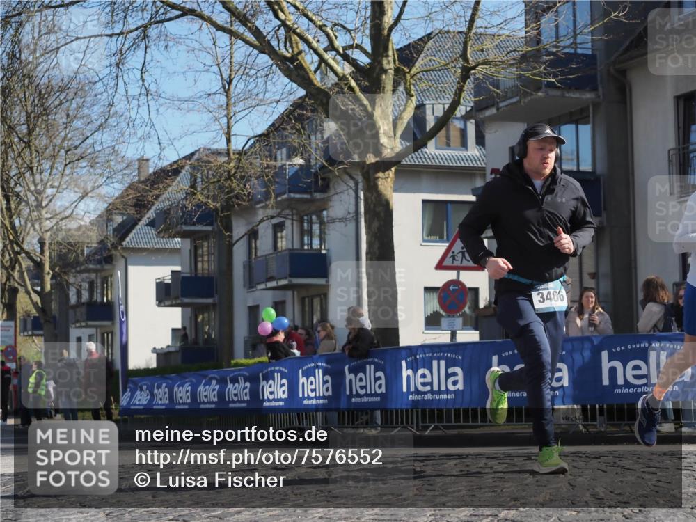 06.04.2025 - 44. Internationalen Wilhelmsburger Insellauf Luisa Fischer http://msf.ph/oto/7576552 06.04.2025 10:43:01 Ziel 3466 meine-sportfotos.de