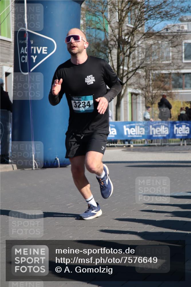 06.04.2025 - 44. Internationalen Wilhelmsburger Insellauf A. Gomolzig http://msf.ph/oto/7576649 06.04.2025 10:33:14 Ziel 3234, 3564, 3747, 4186, 4400, 4531, 5026 meine-sportfotos.de